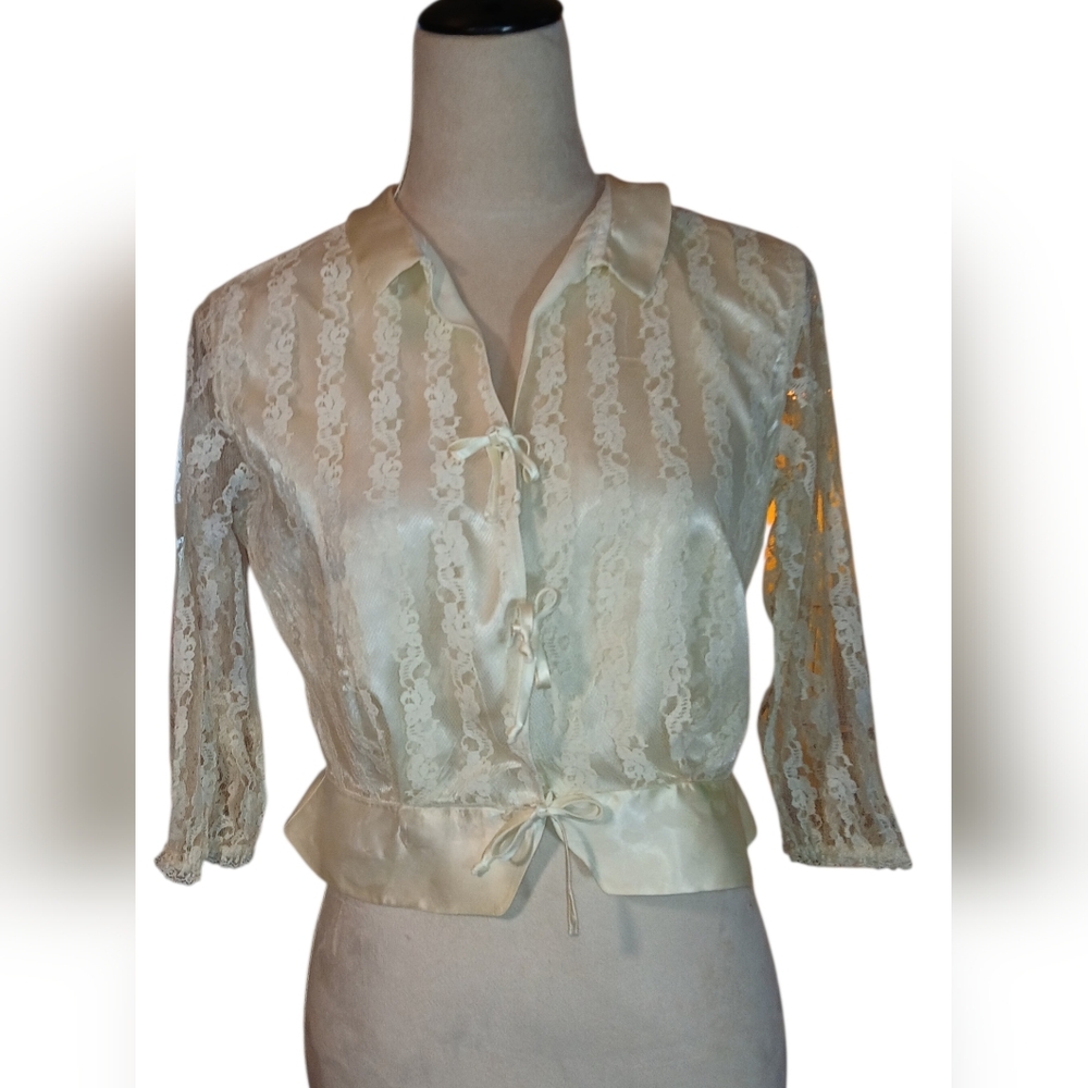 Vintage 50s Lace Bed Jacket Size S/M